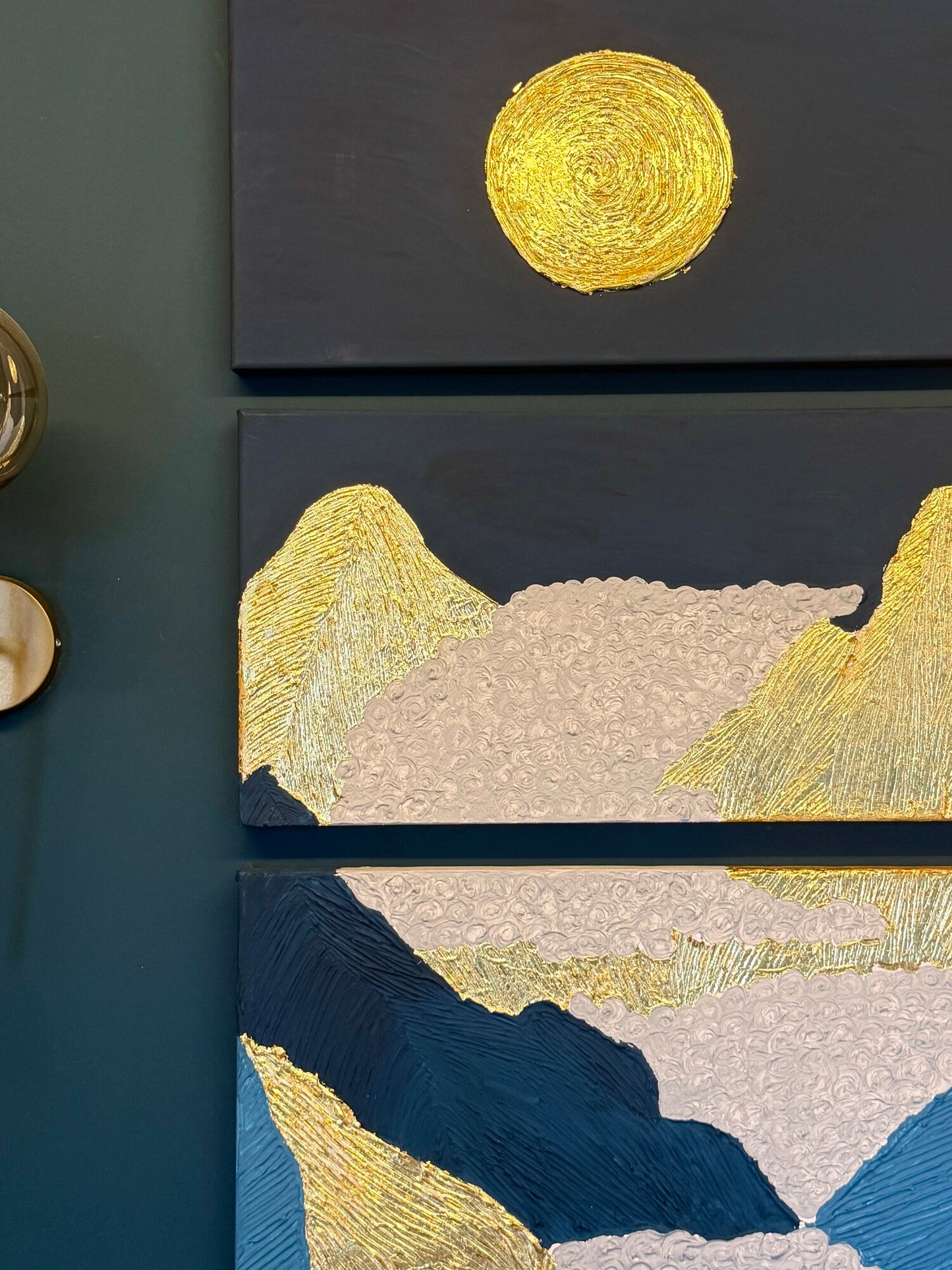 "Under the Moon and the Sun" — Kabartmalı Üçlü Tablo
